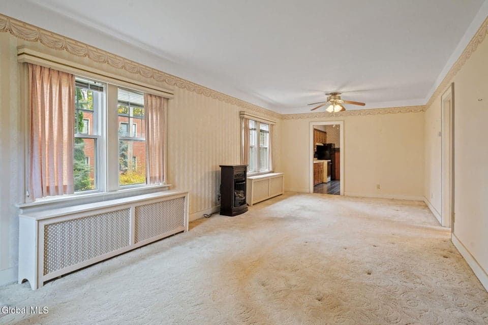 42 Collins Place, photo 5