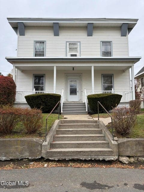 6 Montgomery Terrace