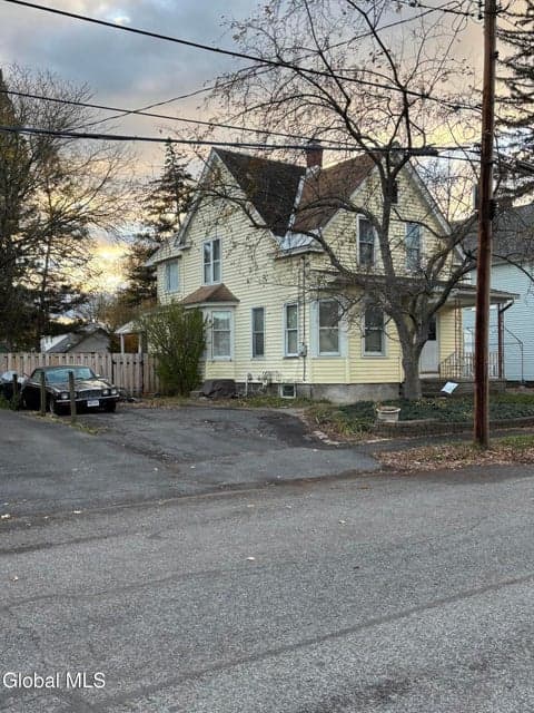 311 Riverside Avenue, photo 2