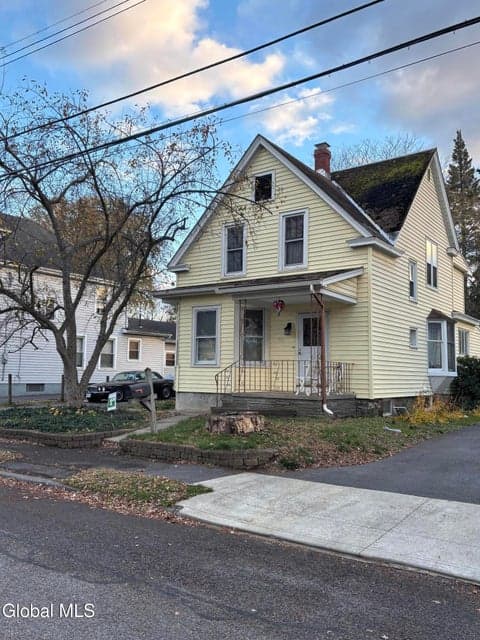 311 Riverside Avenue, photo 3