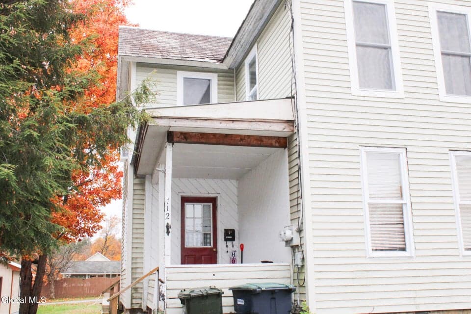 112 Oak Street, photo 2
