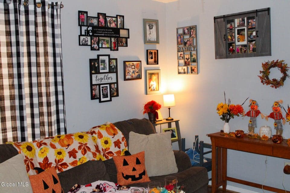 112 Oak Street, photo 4