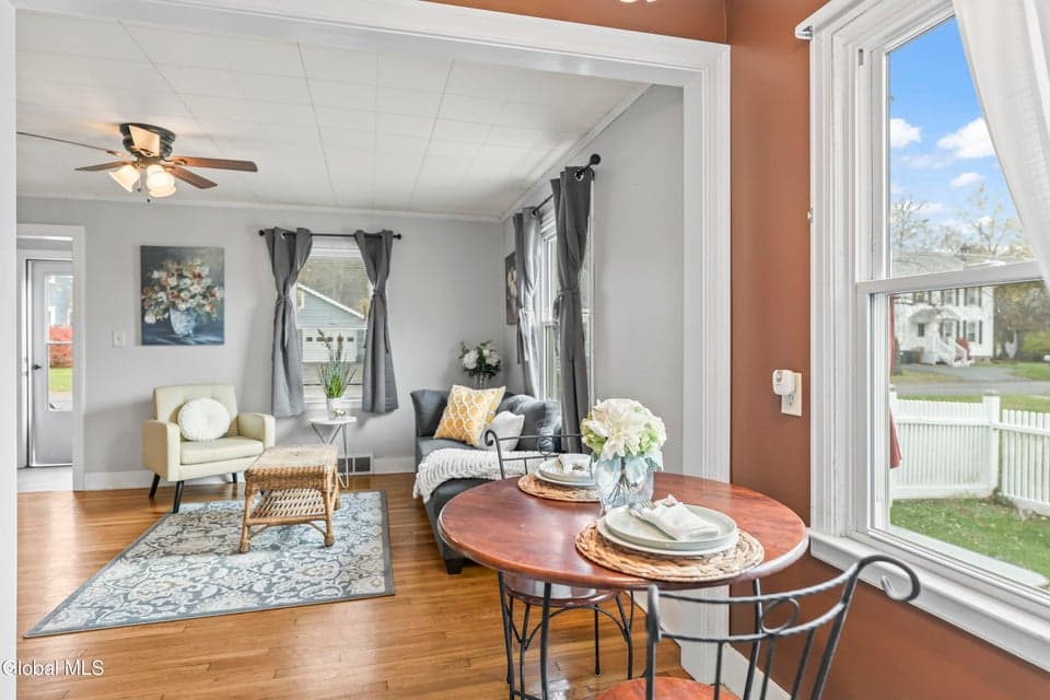 20 Fairview Avenue, photo 4