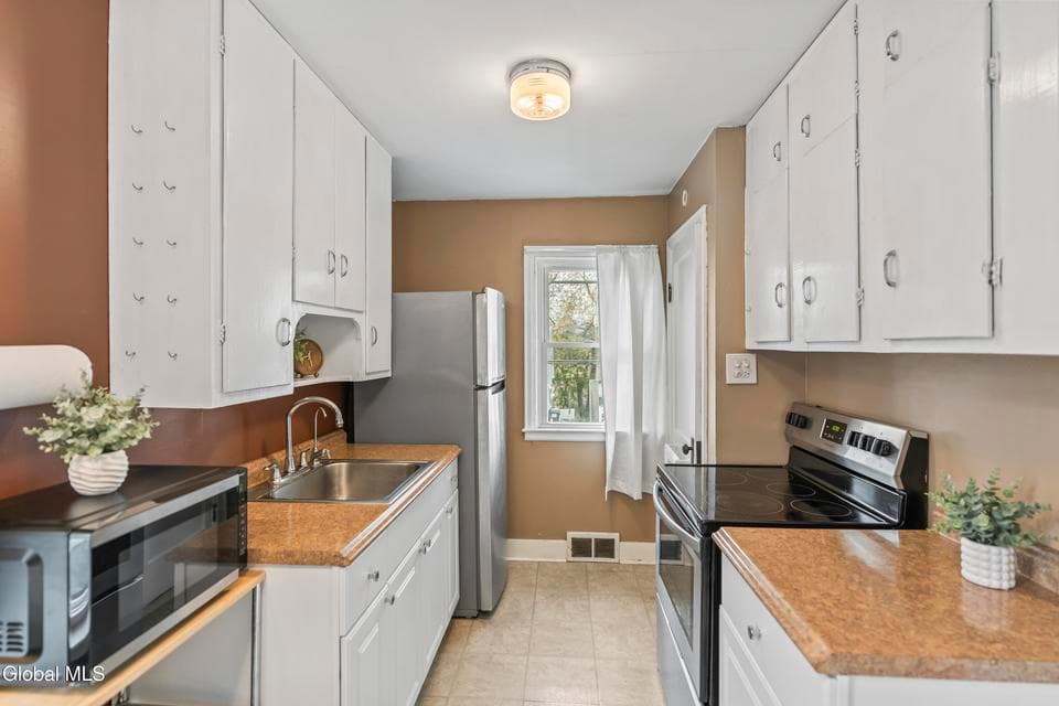 20 Fairview Avenue, photo 5