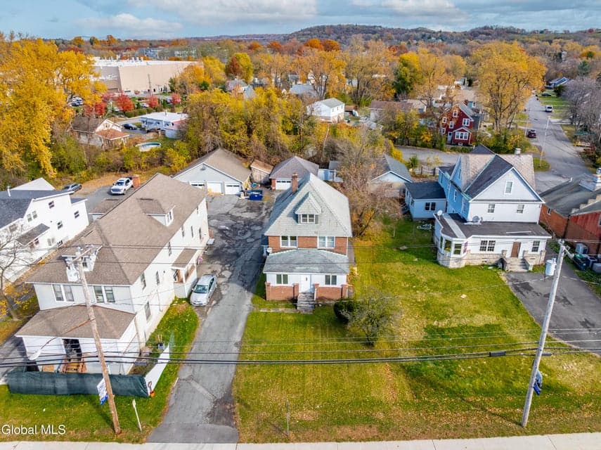 111 Columbia Turnpike, photo 3