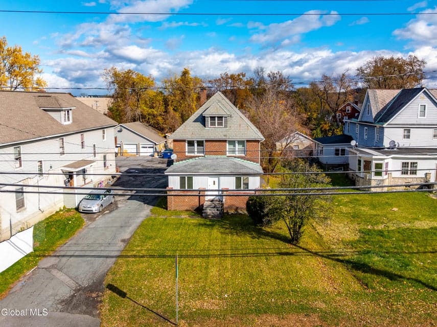 111 Columbia Turnpike, photo 4