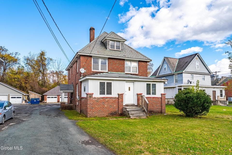 111 Columbia Turnpike, photo 2