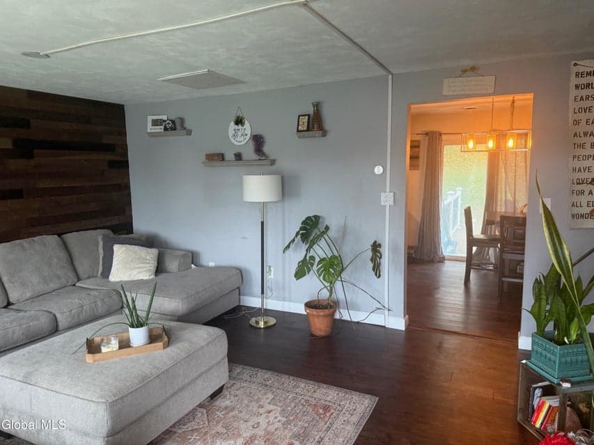 752 7th Avenue, photo 4
