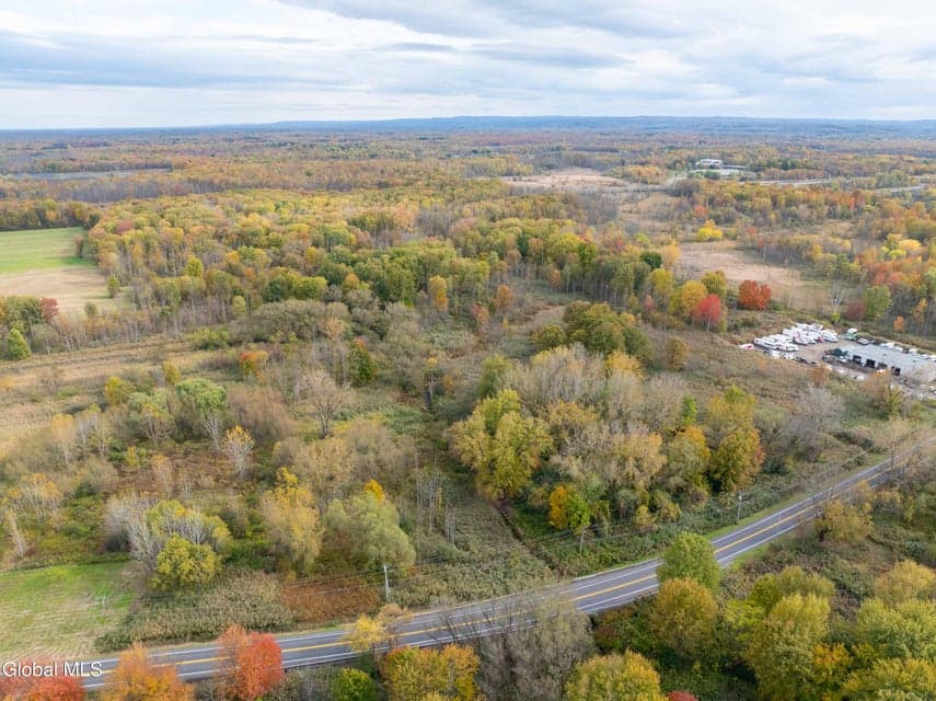 L14 Fly Road, photo 2