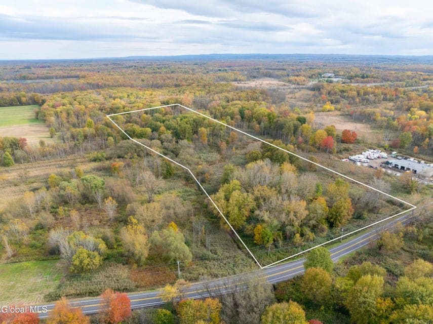 L14 Fly Road, photo 3