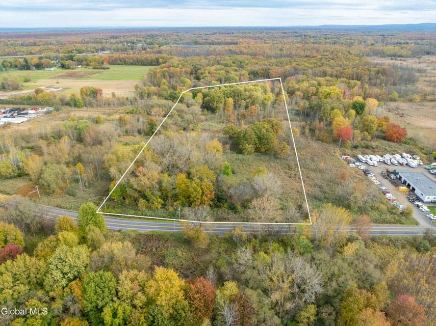 L14 Fly Road, photo 1