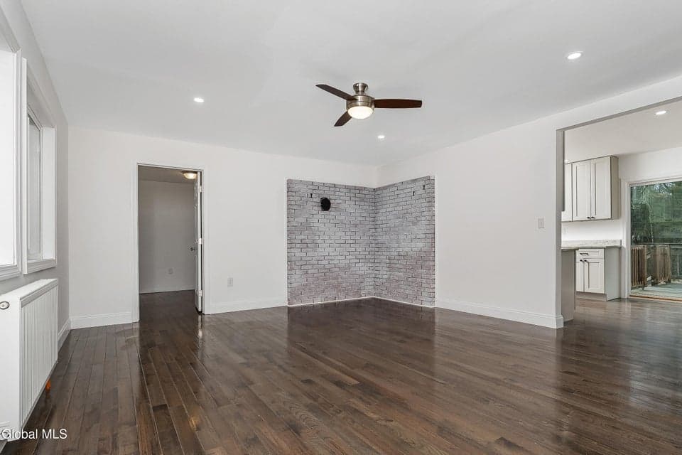 547 Middle Grove Road, photo 5