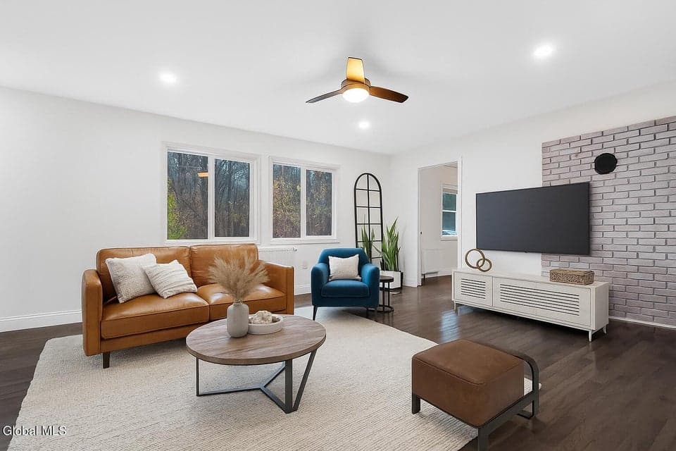 547 Middle Grove Road, photo 4