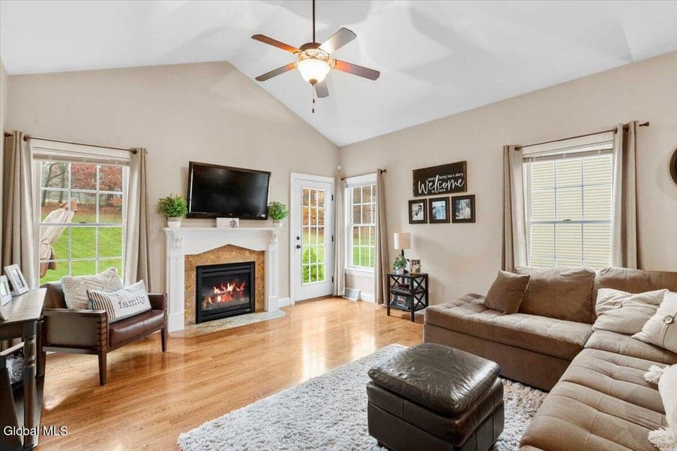 57 Averill Avenue, photo 5