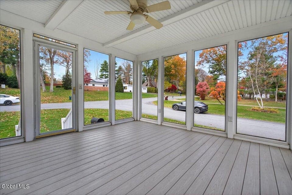 1158 Hedgewood Lane, photo 3