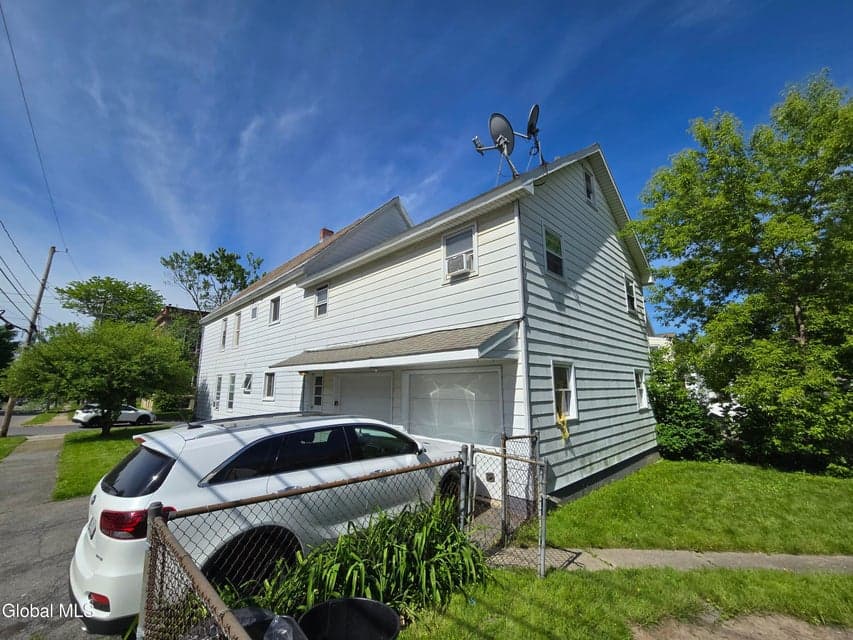 833 Mason Street, photo 4