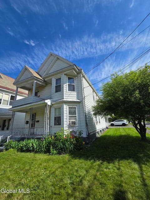833 Mason Street, photo 2