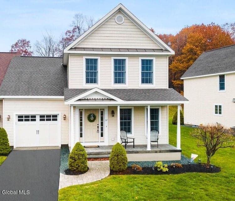 57 Averill Avenue, photo 1