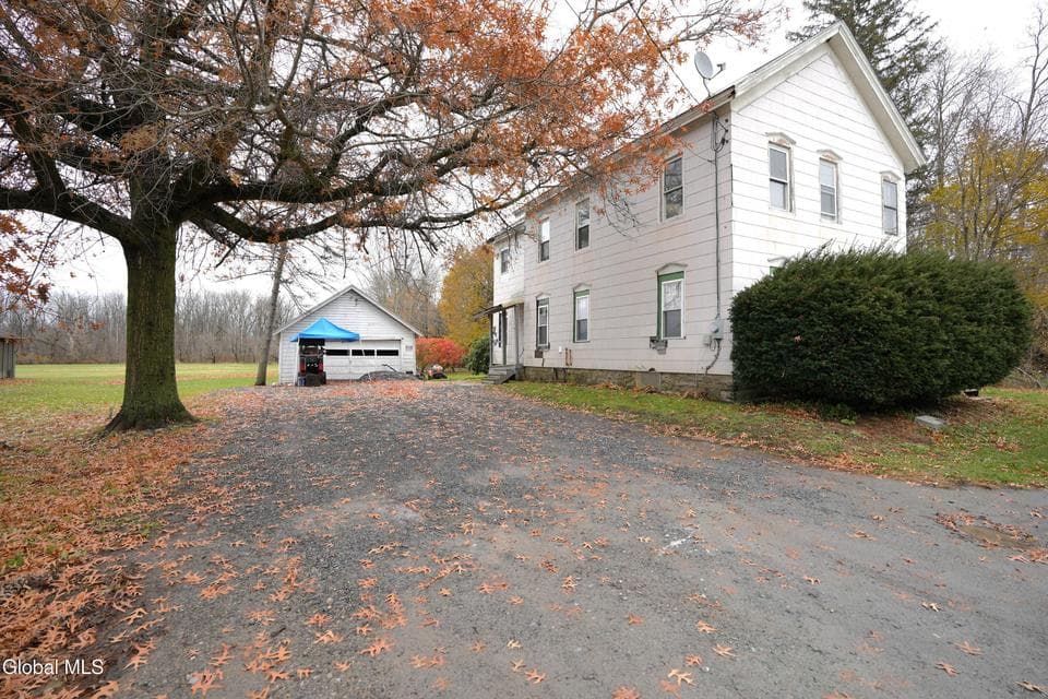 355 Main Street, photo 2