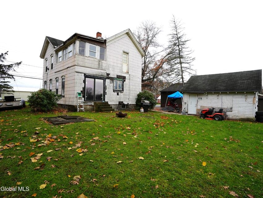 355 Main Street, photo 3