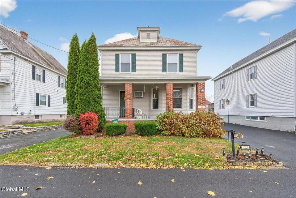 102 S Crystal Street, photo 1