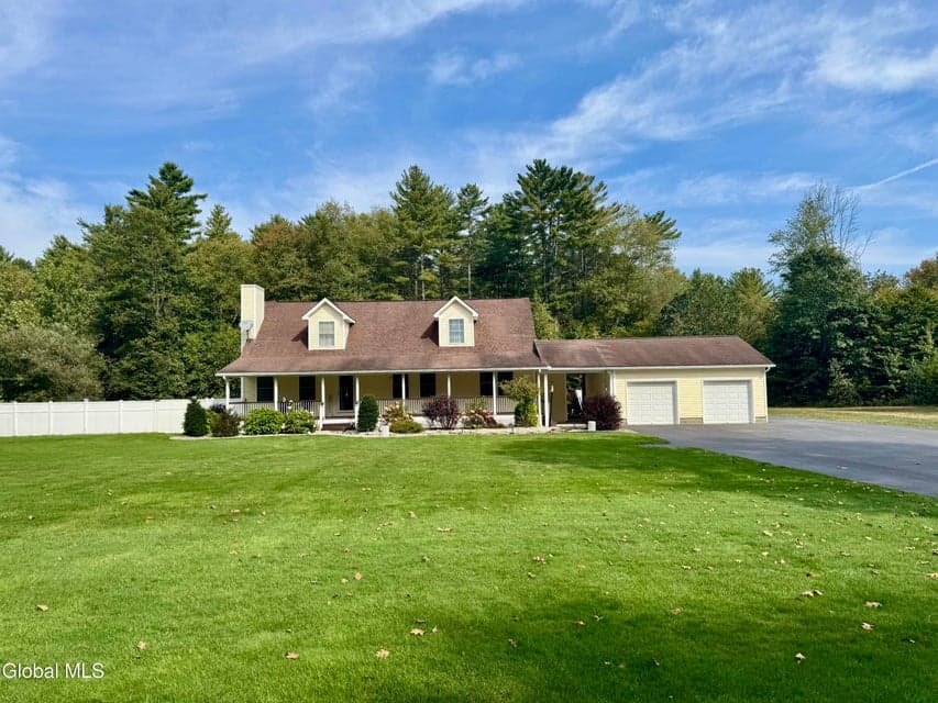 10 Hillside Avenue, Corinth, NY, photo 2