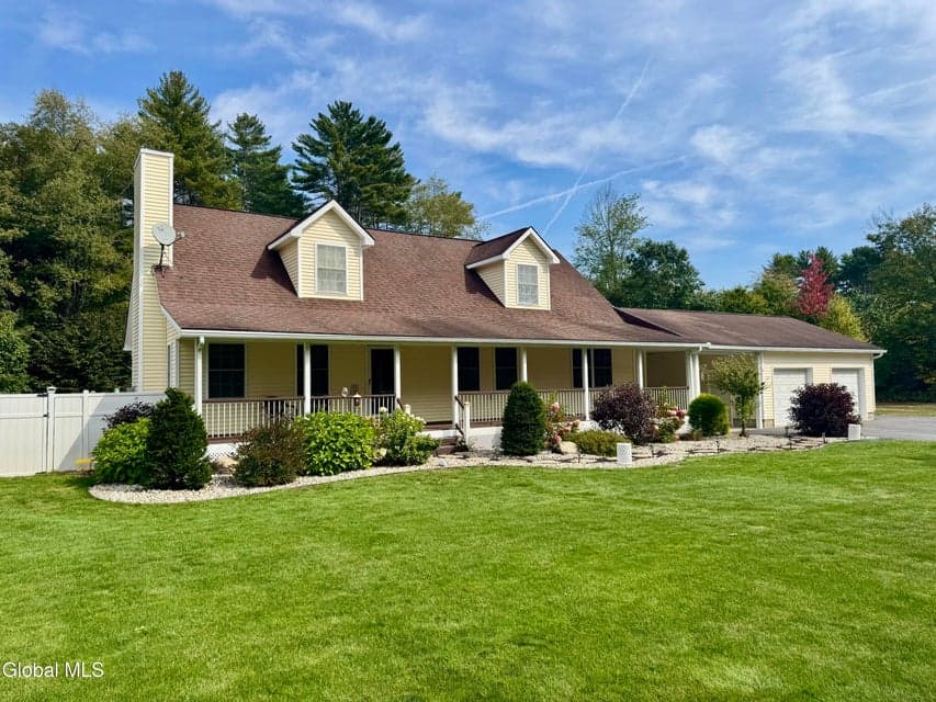 10 Hillside Avenue, Corinth, NY, photo 1