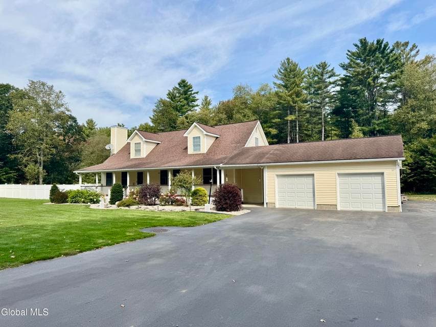 10 Hillside Avenue, Corinth, NY, photo 4