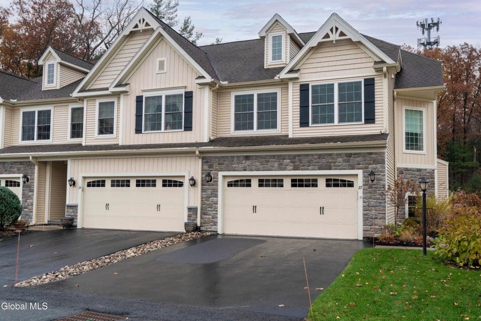 27 Hillman Loop, photo 1