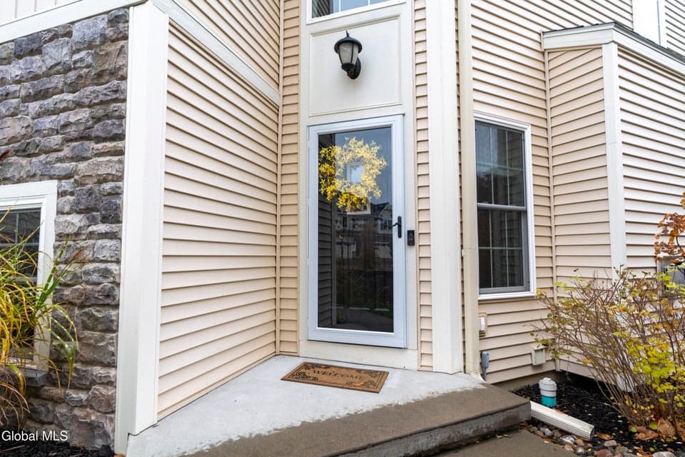 27 Hillman Loop, photo 2