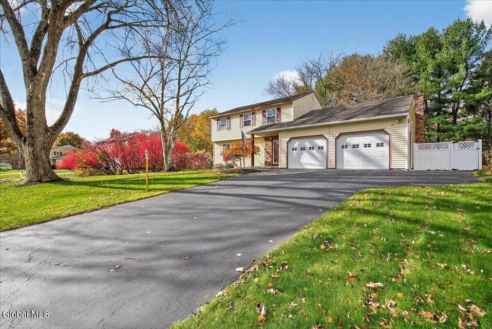 23 Olde Coach Road, photo 1