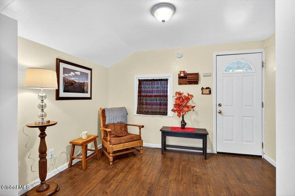 2553 3rd Avenue, photo 3