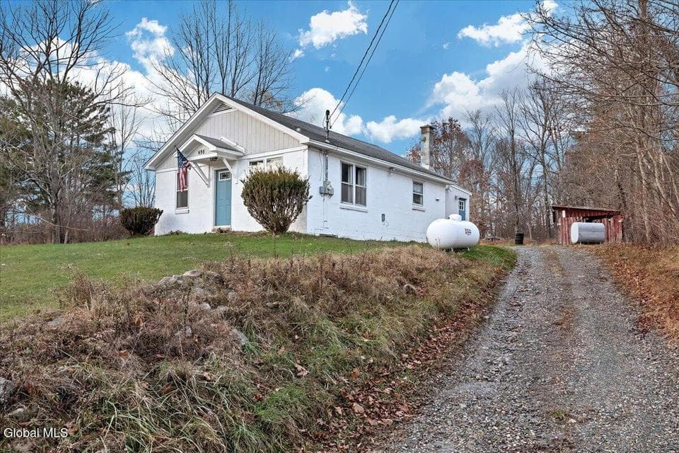 498 Hoags Corners Road, Nassau, NY, photo 3