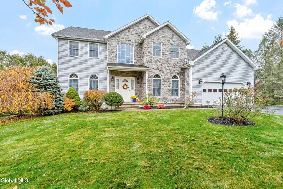 321 Saint Ann Drive, photo 1