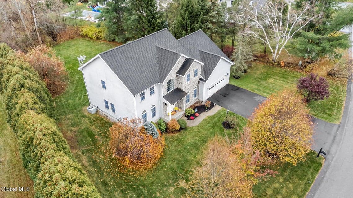 321 Saint Ann Drive, photo 2