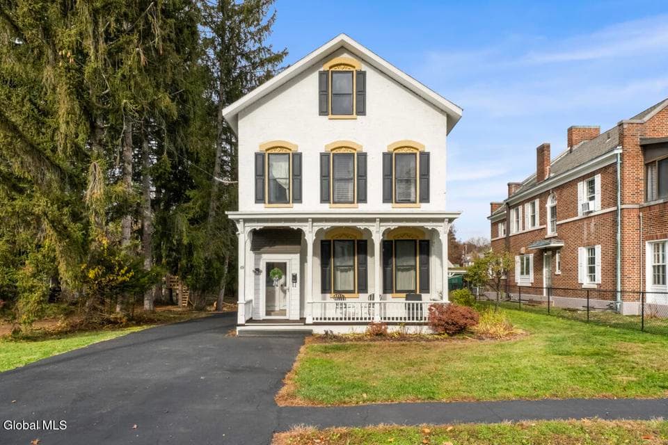 69 Pinewoods Avenue, photo 1