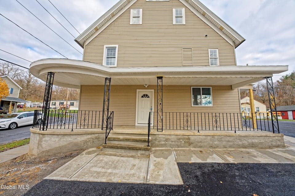 2 Cemetery Street, photo 5