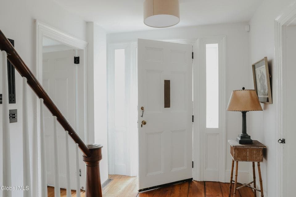 433 Rapp Road, photo 4