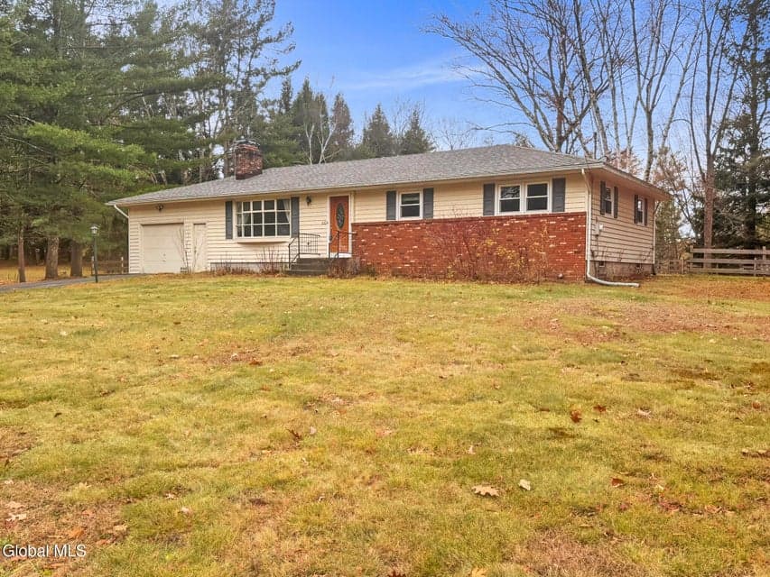 102 Edgewood Drive, photo 3