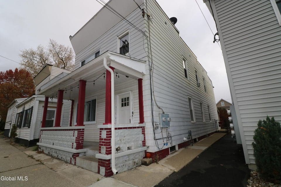 150 Bridge Avenue, photo 1