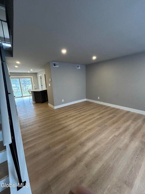 24 Minuteman Court, photo 3