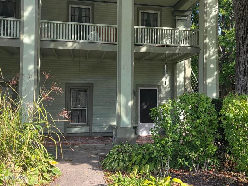 125 Union Avenue, photo 1