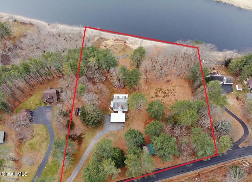 635 Old State Road, photo 3