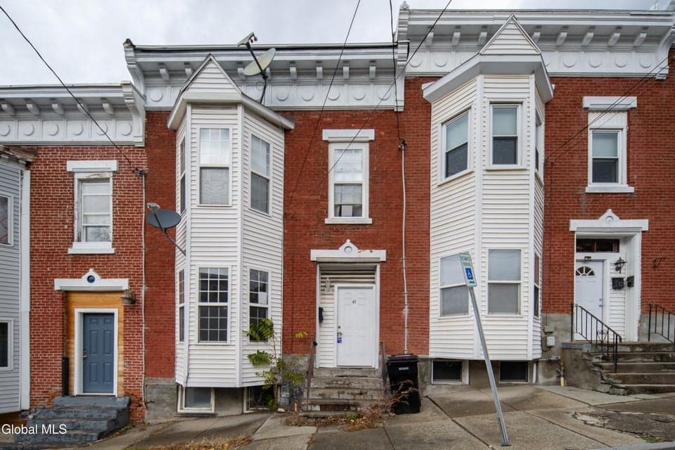 67 Ingalls Avenue, photo 1
