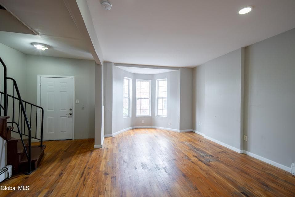 67 Ingalls Avenue, photo 3