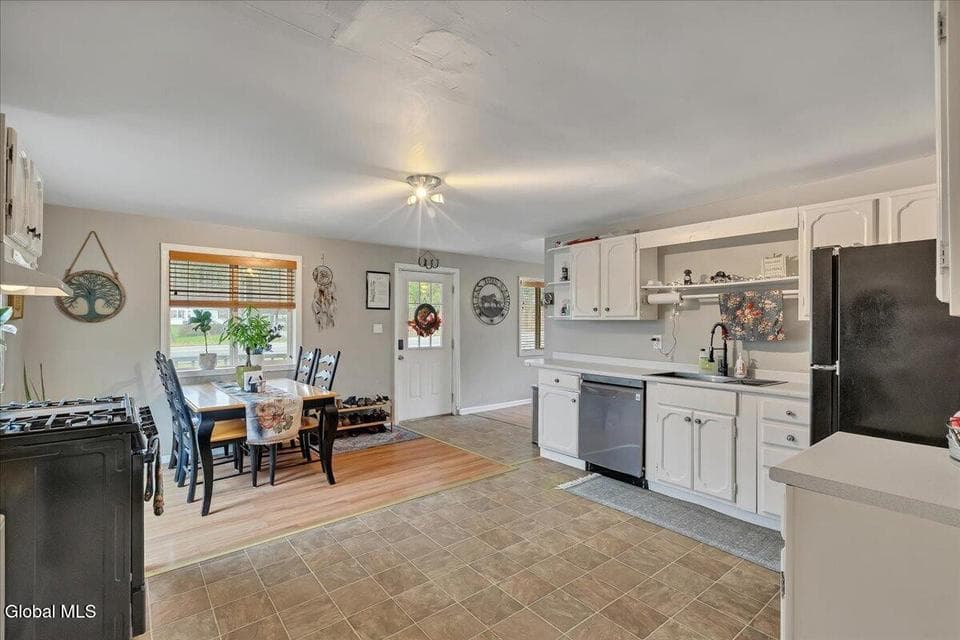 9057 NY-32, photo 5