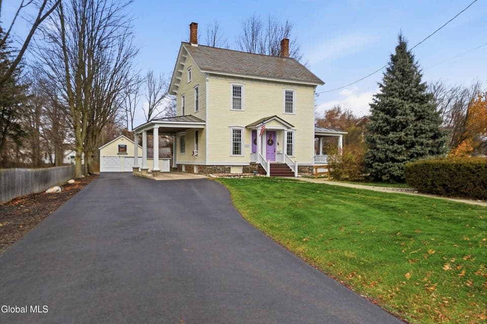 30 W Main Street, photo 1