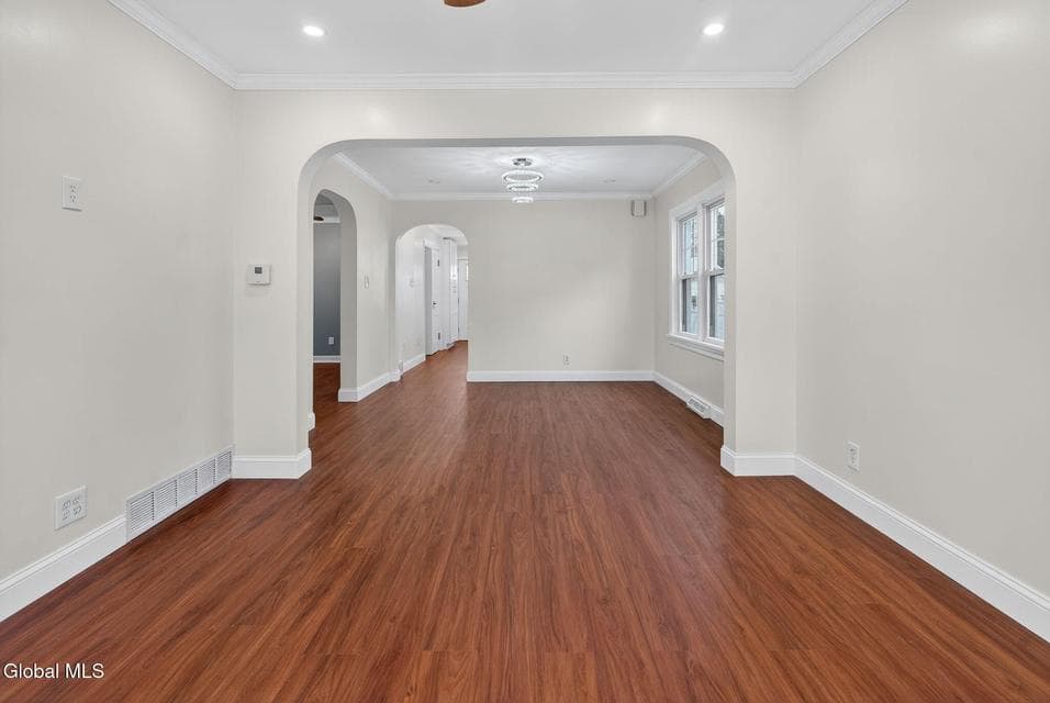 2803 Wellington Avenue, photo 5