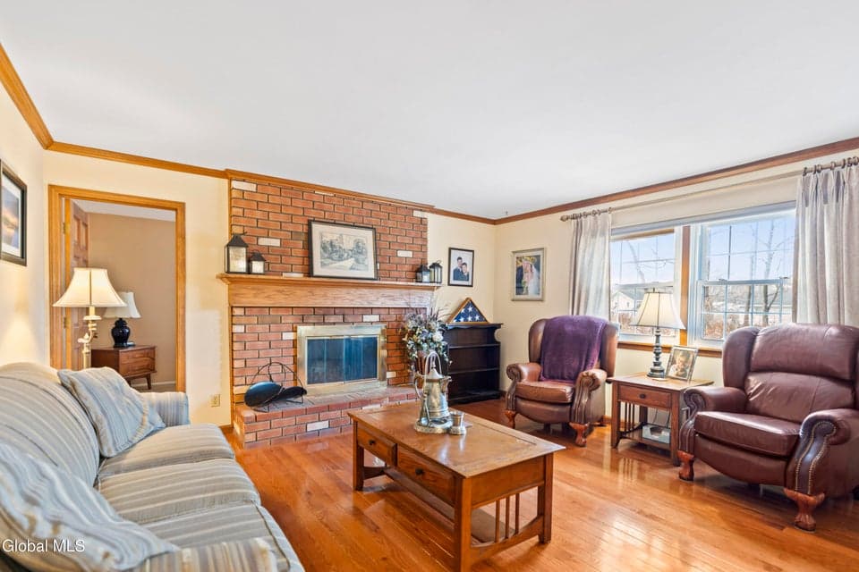 11 Westchester Drive, photo 3
