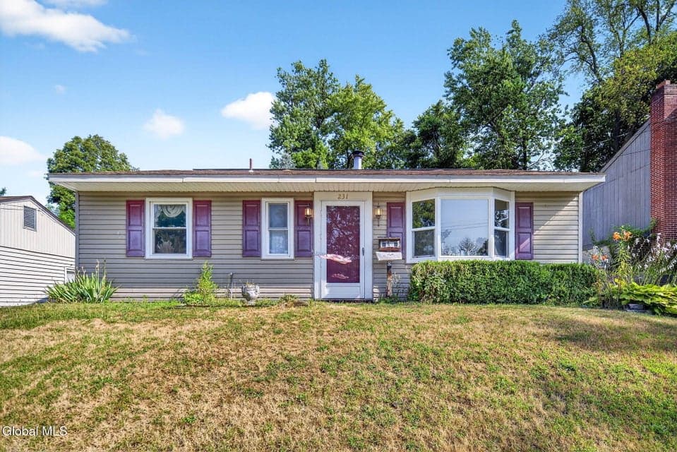 231 Washington Ave E, photo 1